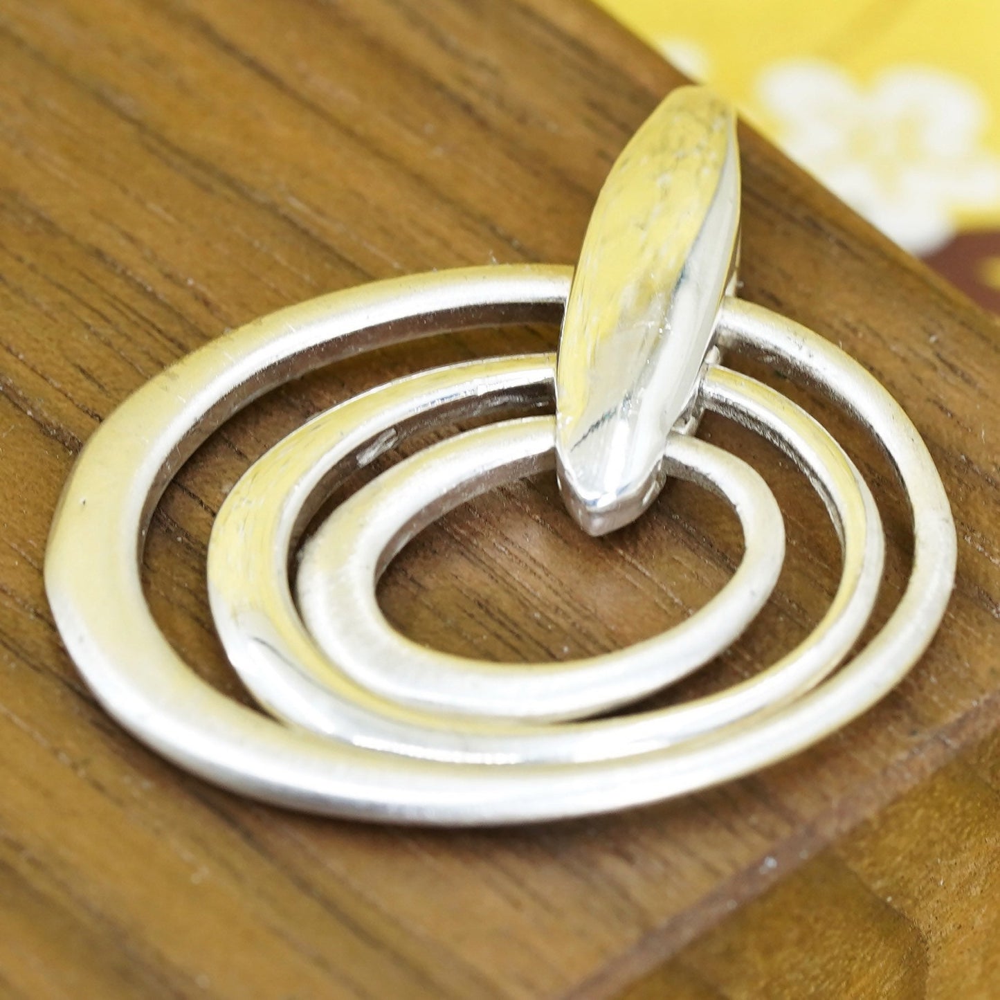 Vintage modern elegant Sterling silver 925 multi wavy oval pendant