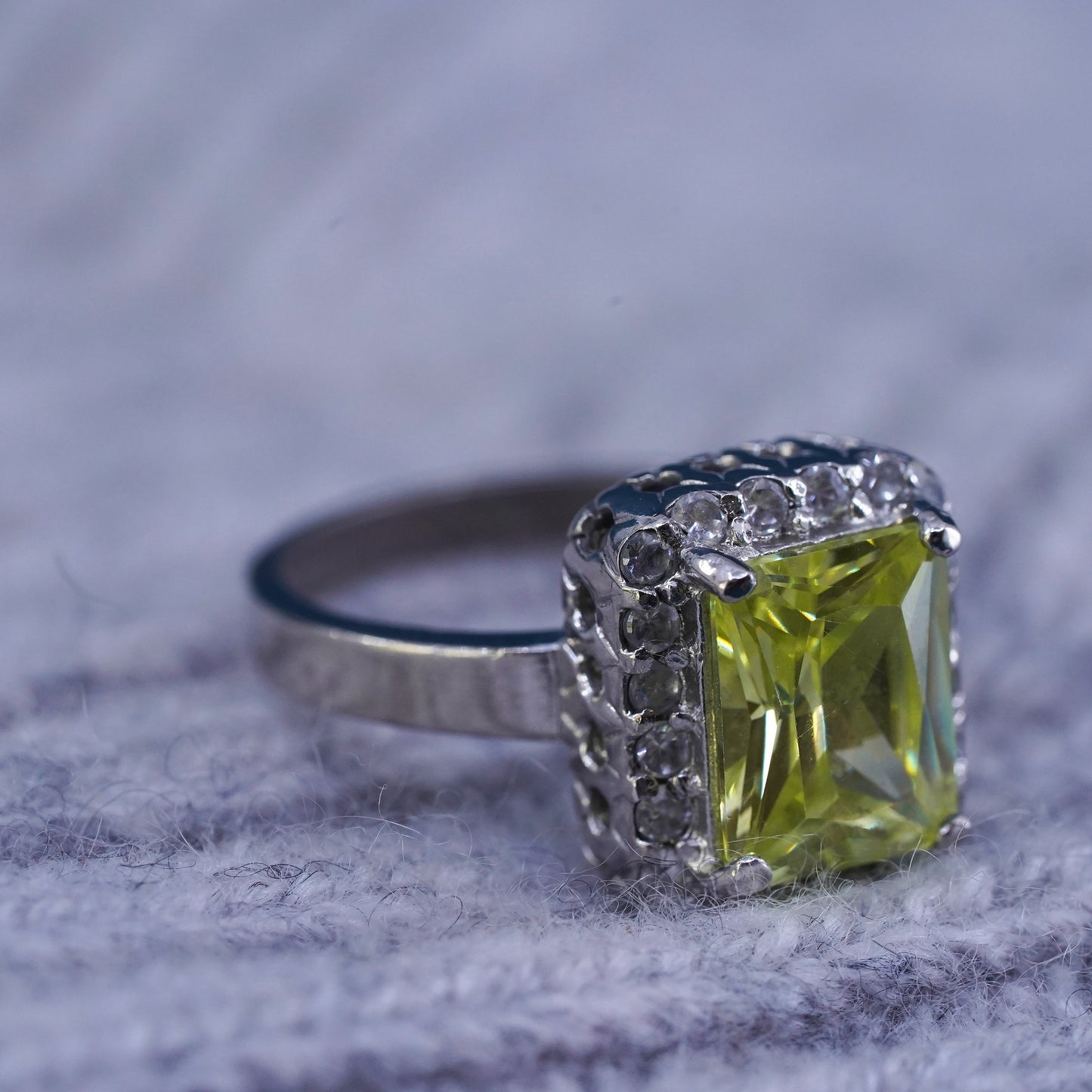 Size 7.25, VTG Sterling silver handmade ring, 925 cocktail ring with peridot