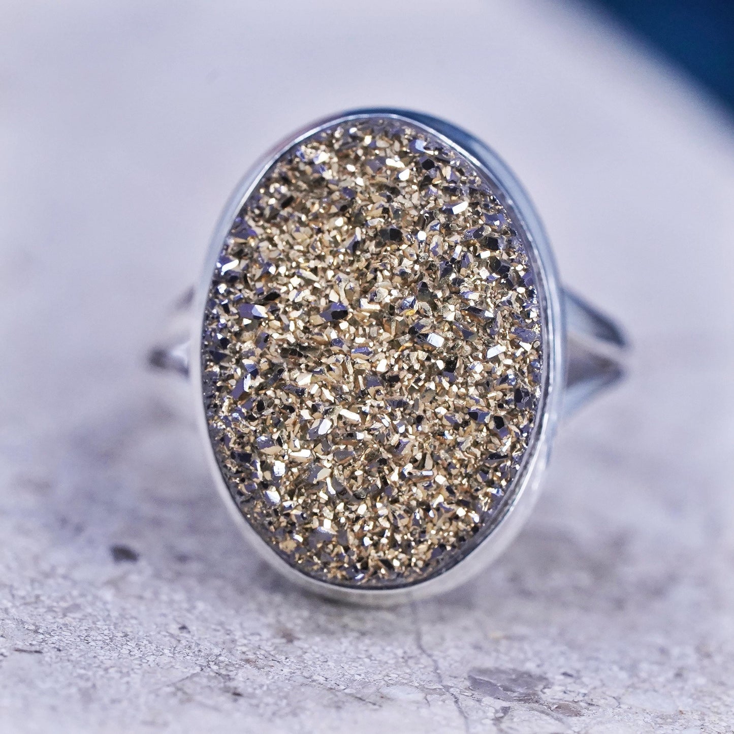 Size 8, vintage sterling 925 silver handmade band ring with golden druzy stone