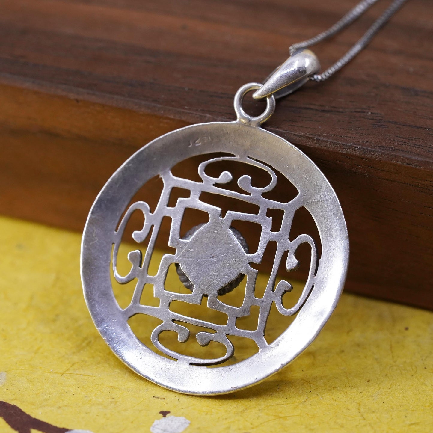 18", Sterling silver necklace, 925 box chain round filigree pendant lapis