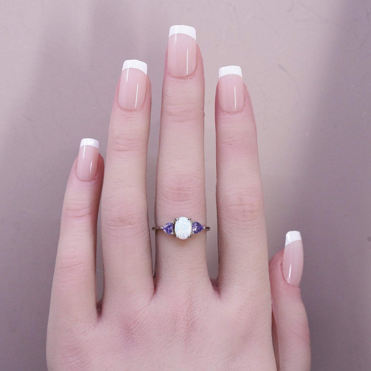 Size 7, vintage Sterling Silver 925 opal Ring with amethyst details