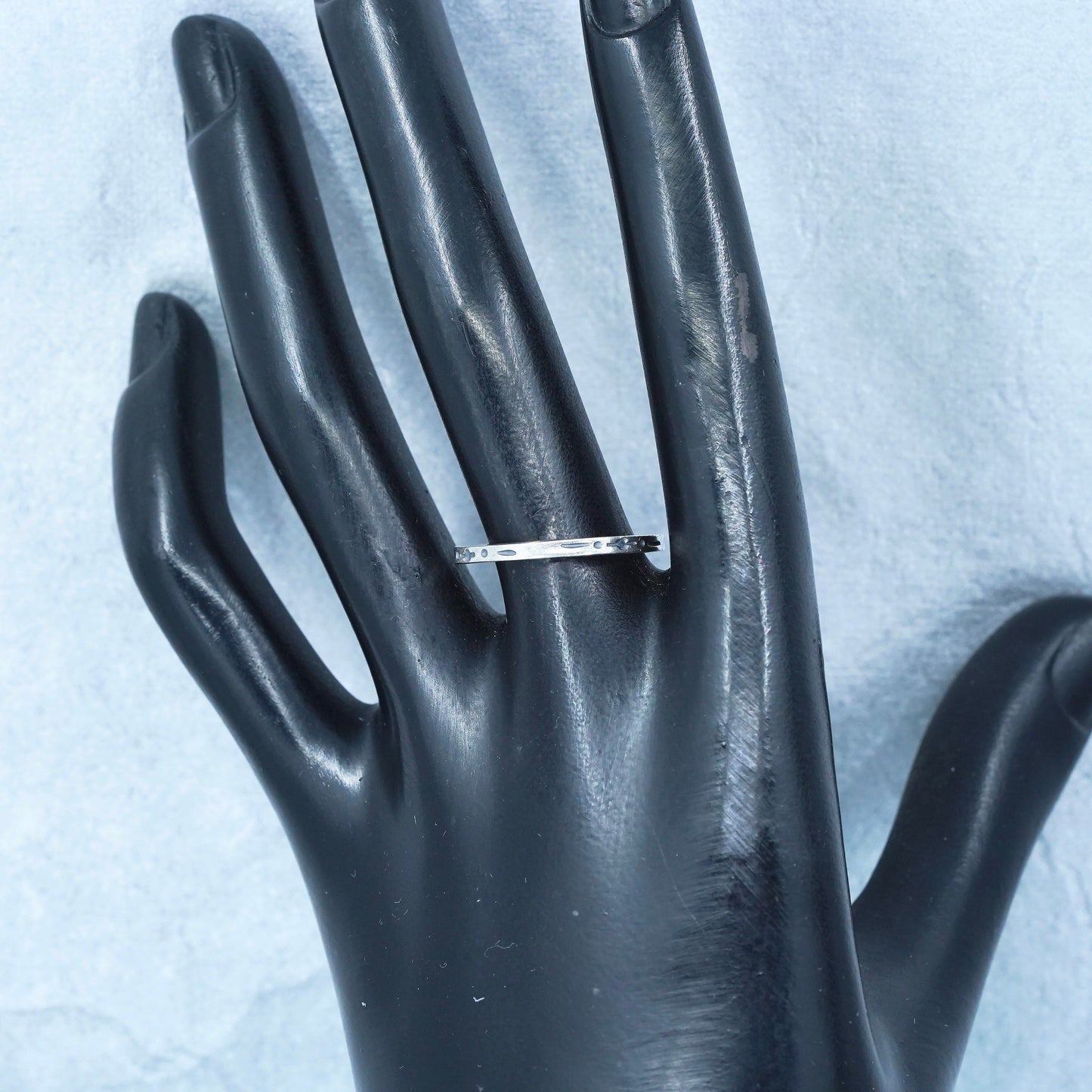 Size 8, vintage southwestern Sterling 925 silver wedding ring, stackable band