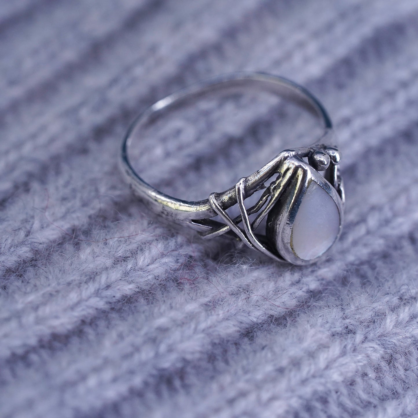 Size 7.5, vintage Sterling silver handmade ring, 925 band with mother of pearl