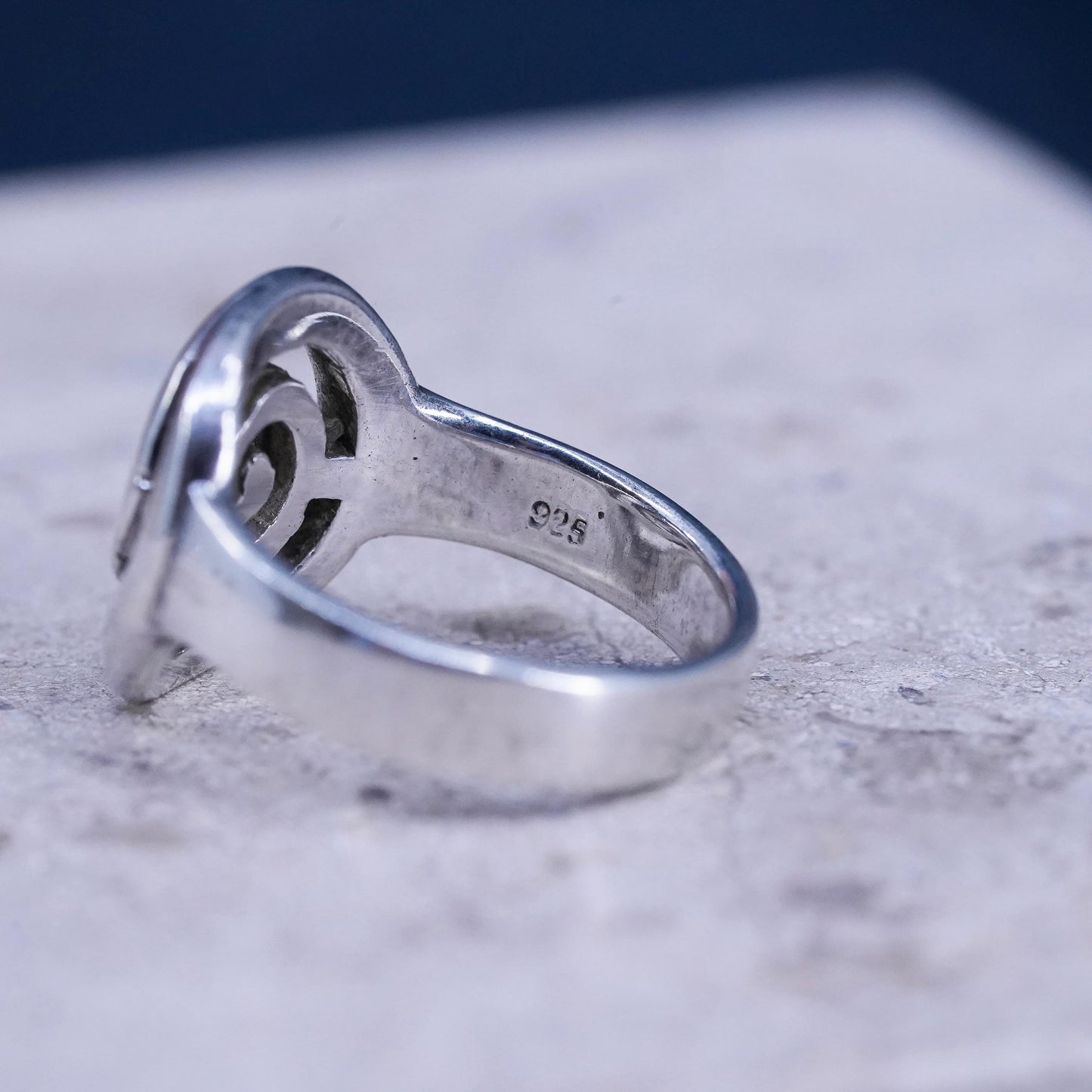 Size 6, vintage Sterling silver handmade ring, 925 spiral swirly band