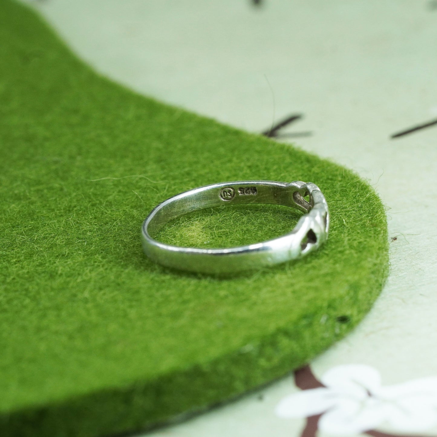 Size 8.5, vintage Sterling 925 silver handmade heart ring band