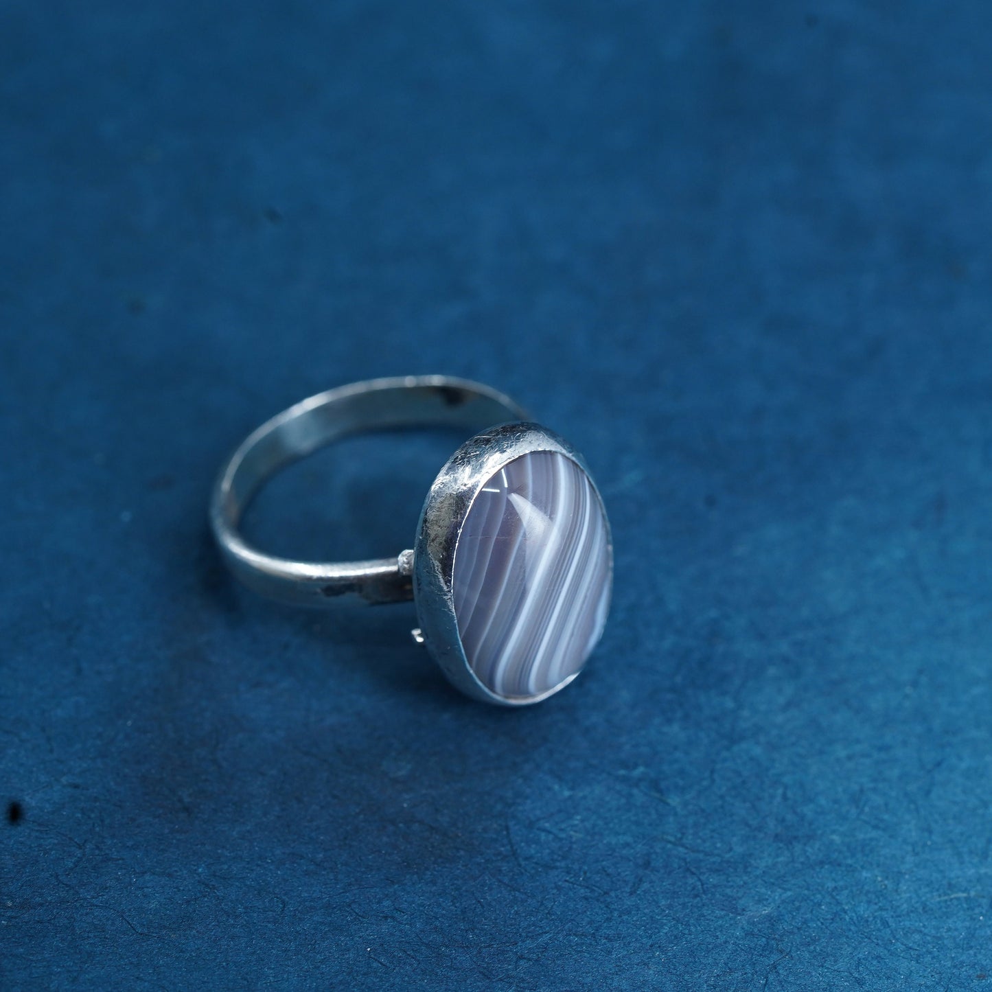 Size 7.75, vintage Sterling 925silver handmade ring with oval lace agate