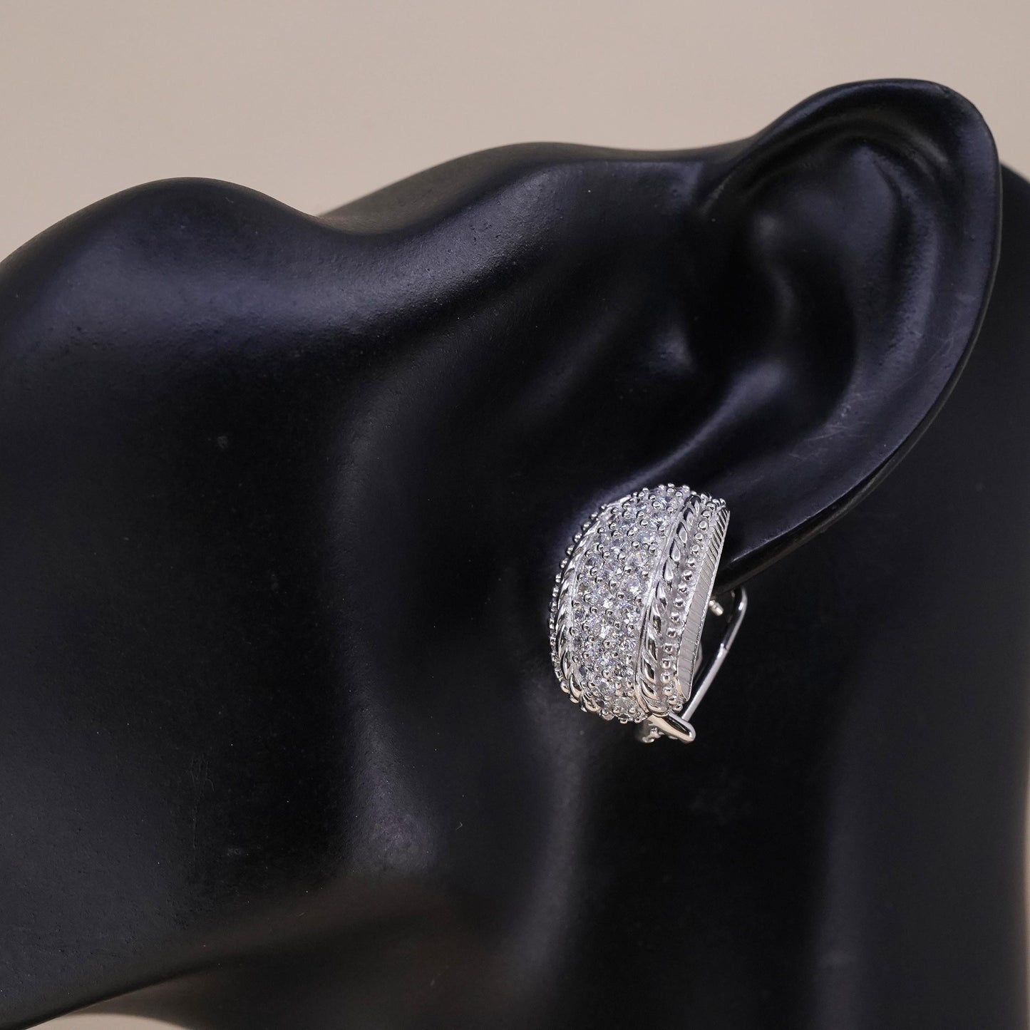 Judith Ripka Sterling 925 silver 1 stud with cz, cable textured SINGLE earring