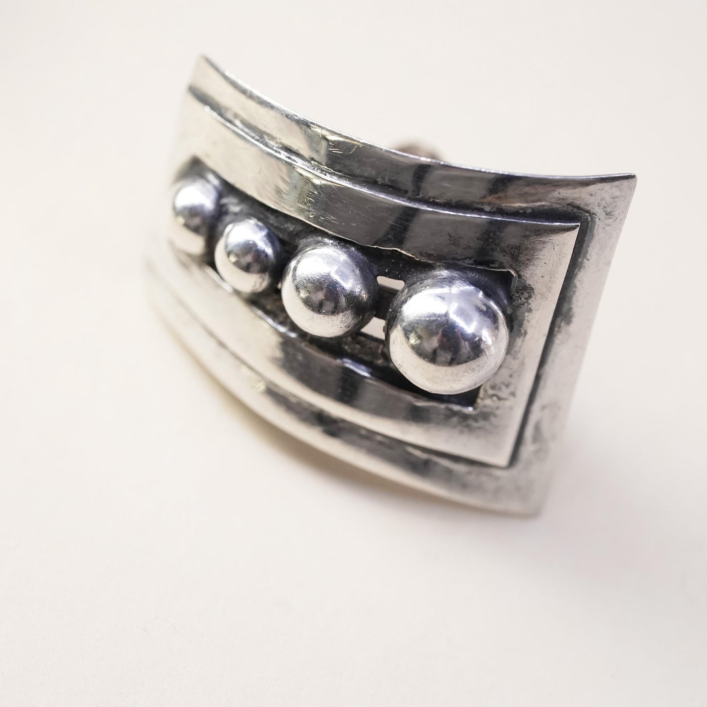 VTG southwestern sterling silver handmade single earring, 925 beaded screw back