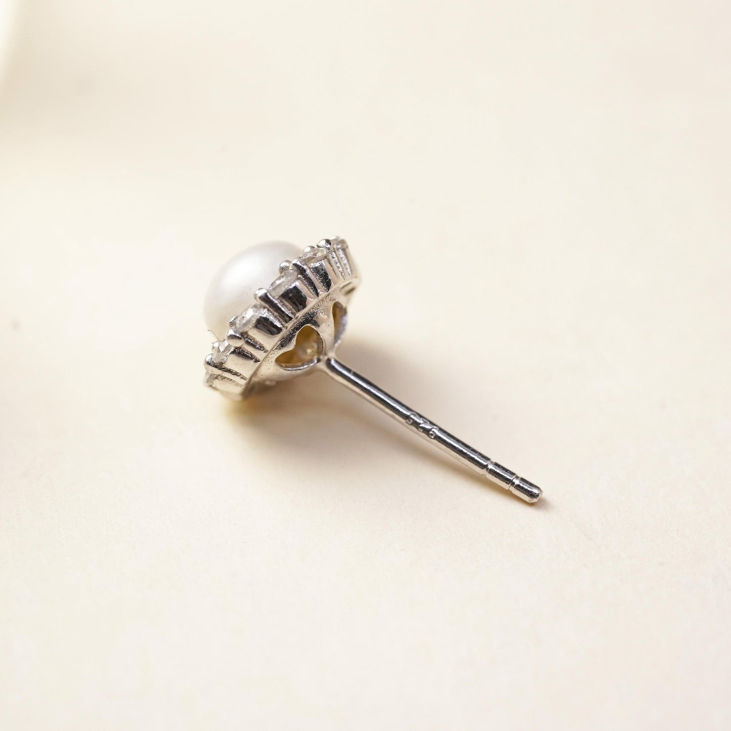 Vintage single earring. Sterling 925 silver pearl stud with cz around details