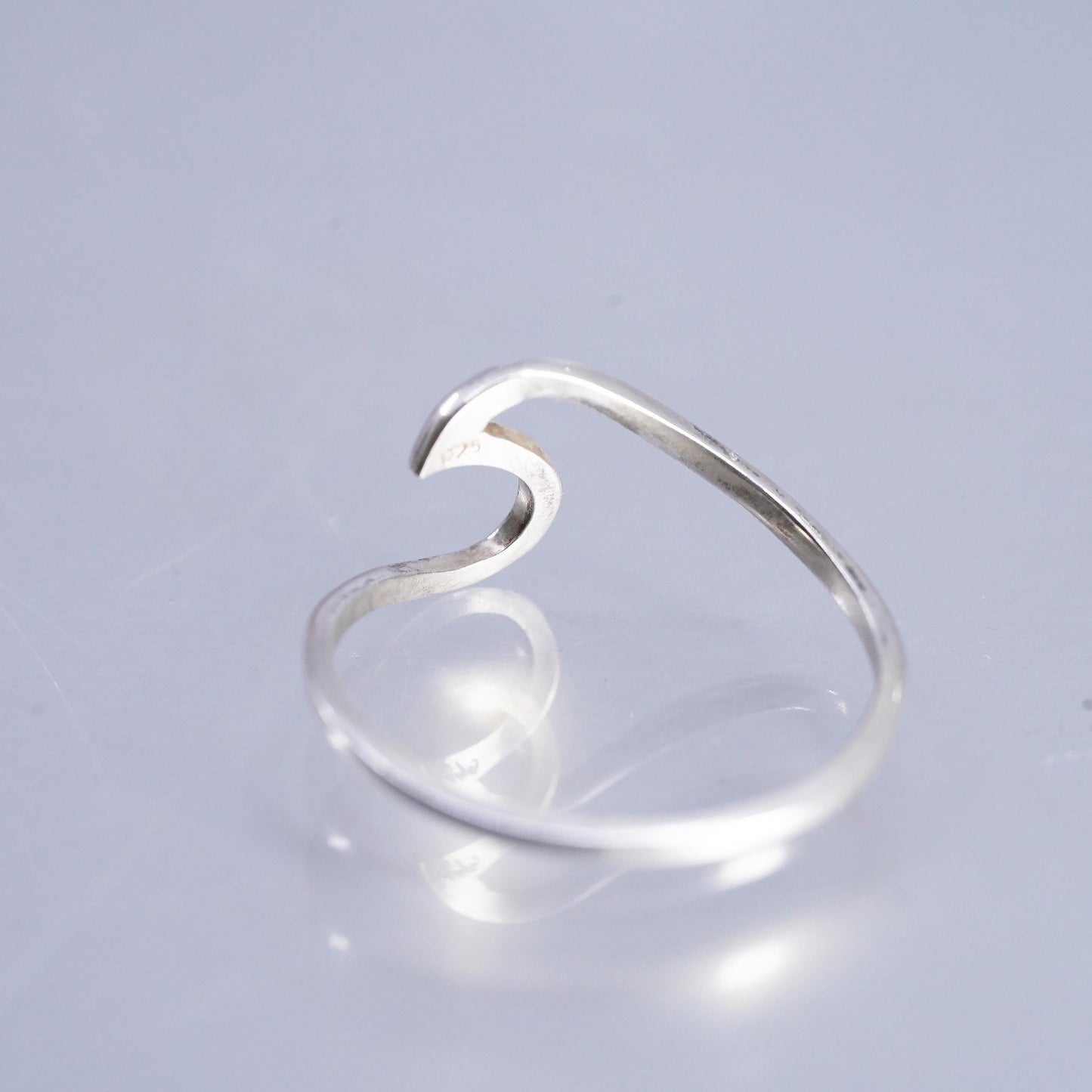 Size 9, vintage southwestern Sterling 925 silver thin ring, wavy wave band