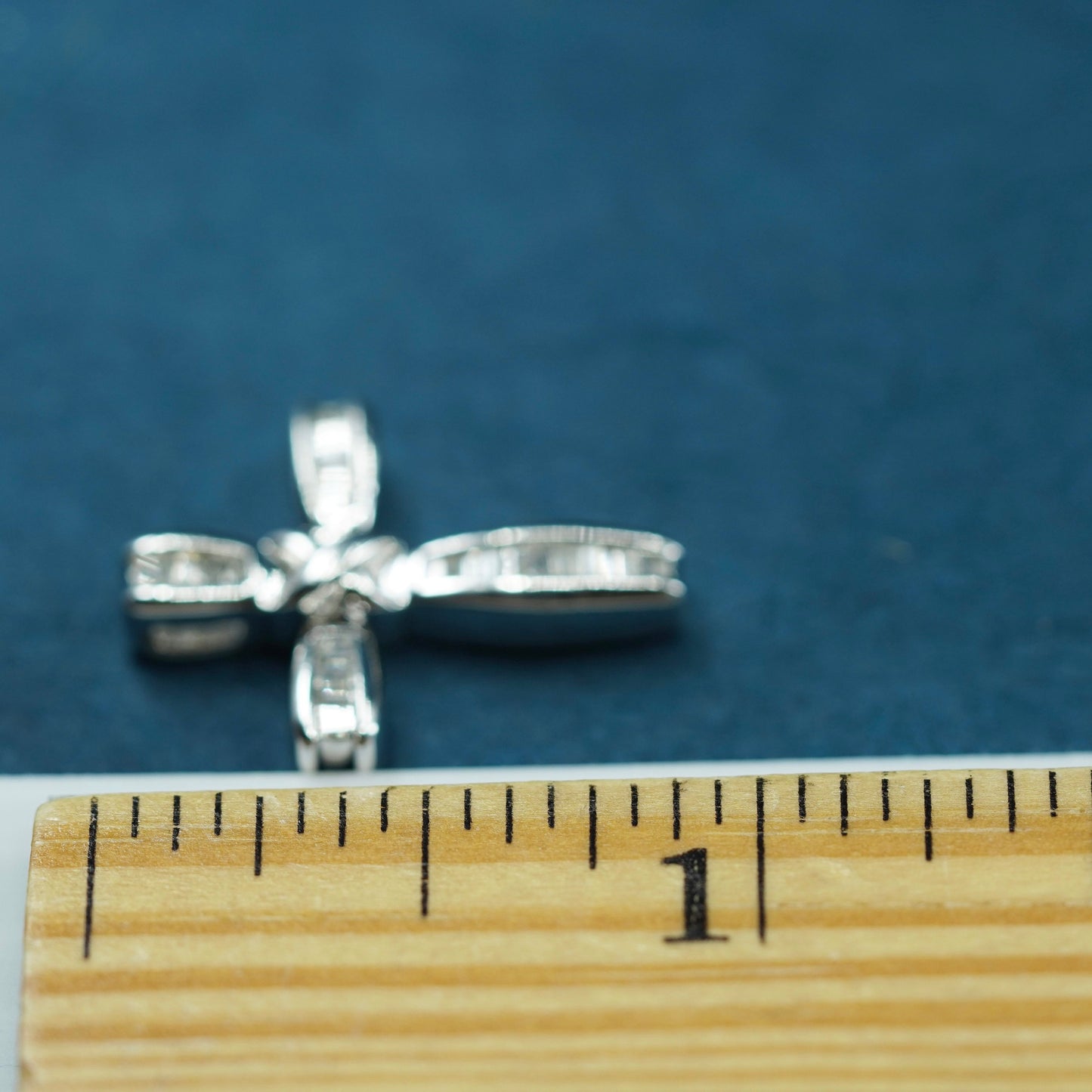 Vintage elegant Sterling silver 925 cross pendant with cluster genuine diamonds