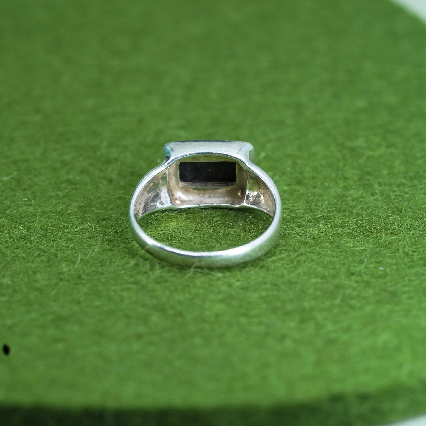 Size 6.75, Vintage sterling silver 925 handmade band ring with Amber