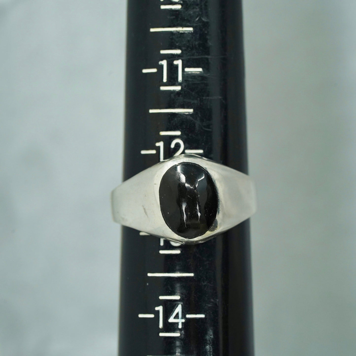 Size 12.5, vintage Mexican Sterling 925 silver handmade ring with onyx inlay