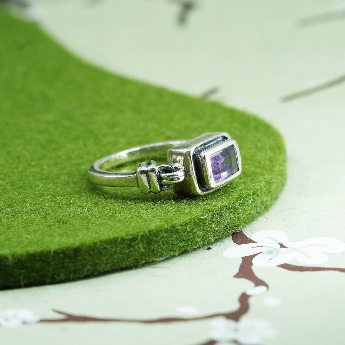 Size 8, vintage India Sterling silver 925 handmade statement ring with amethyst