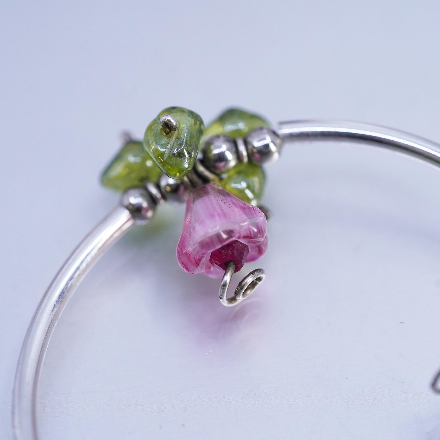 7", vintage Sterling 925 silver curvy tube bracelet with cluster peridot beads