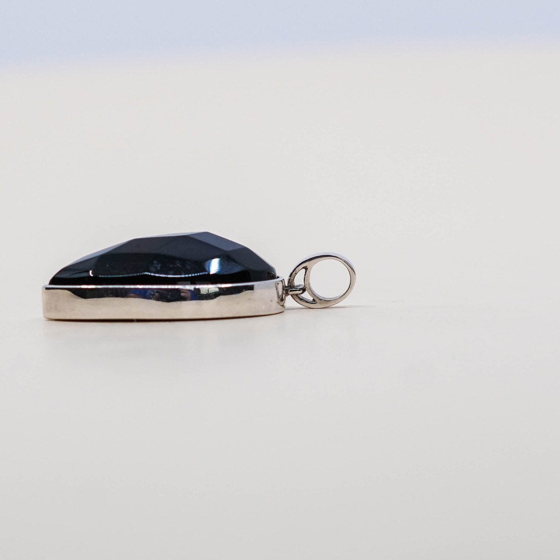 VTG handmade sterling silver pendant, Mexico 925 w/ teardrop shaped black onyx
