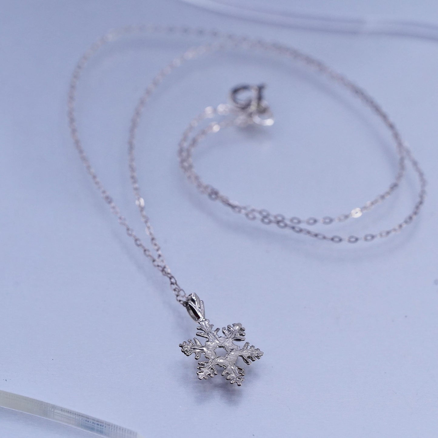 19" 1mm, vintage Sterling 925 silver circle chain necklace w/ snowflake pendant