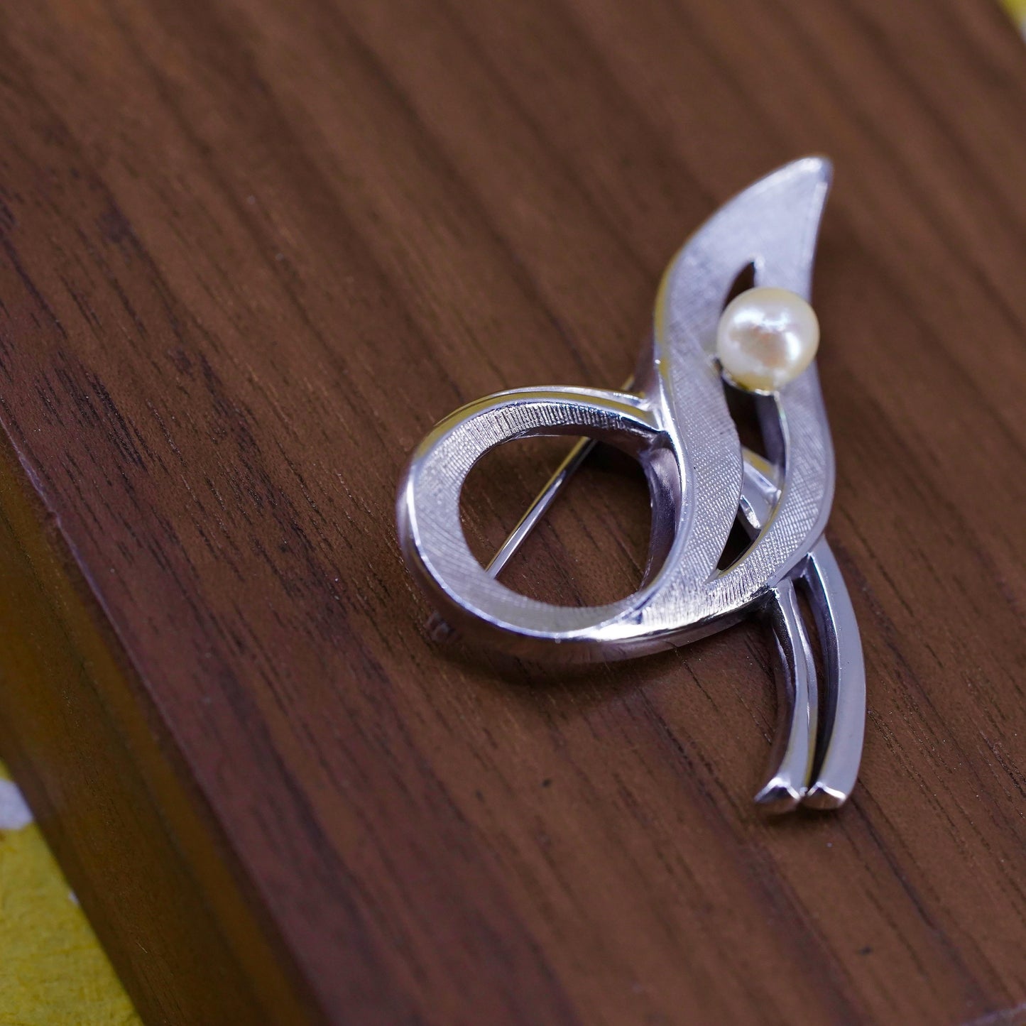 Vintage handmade sterling silver brooch, 925 ribbon brooch with faux pearl