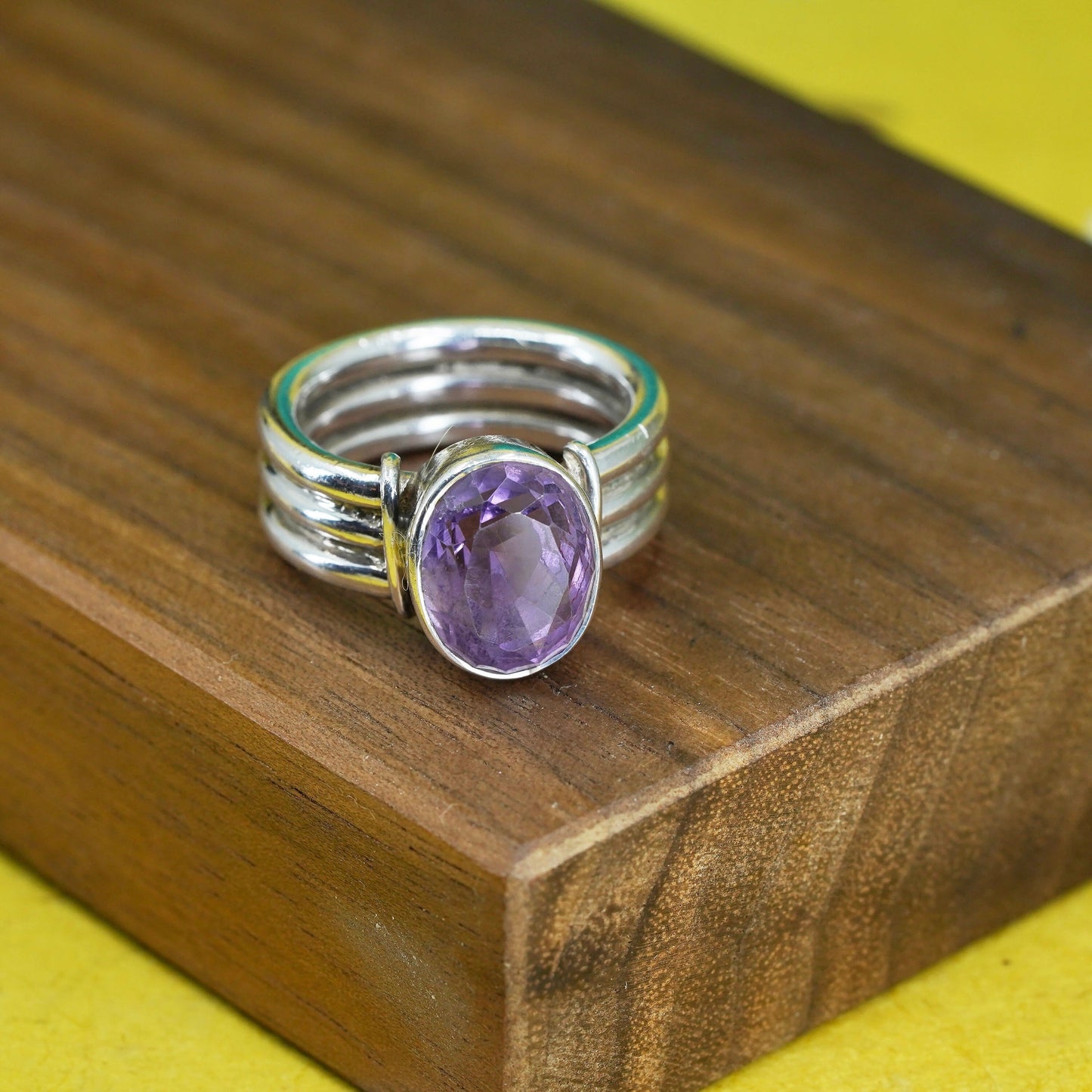 Size 7.5, vintage Sterling 925 silver handmade ring with amethyst ribbed band