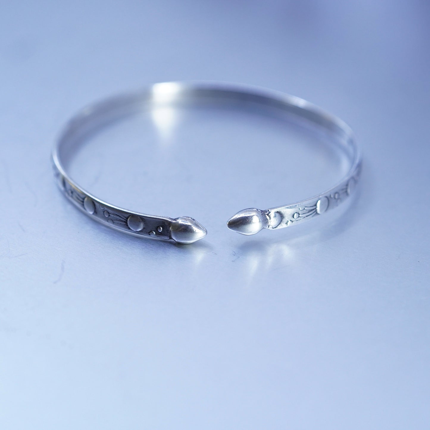 7.75”, Mexico Sterling 925 silver handmade bracelet, textured bangle w/ beads