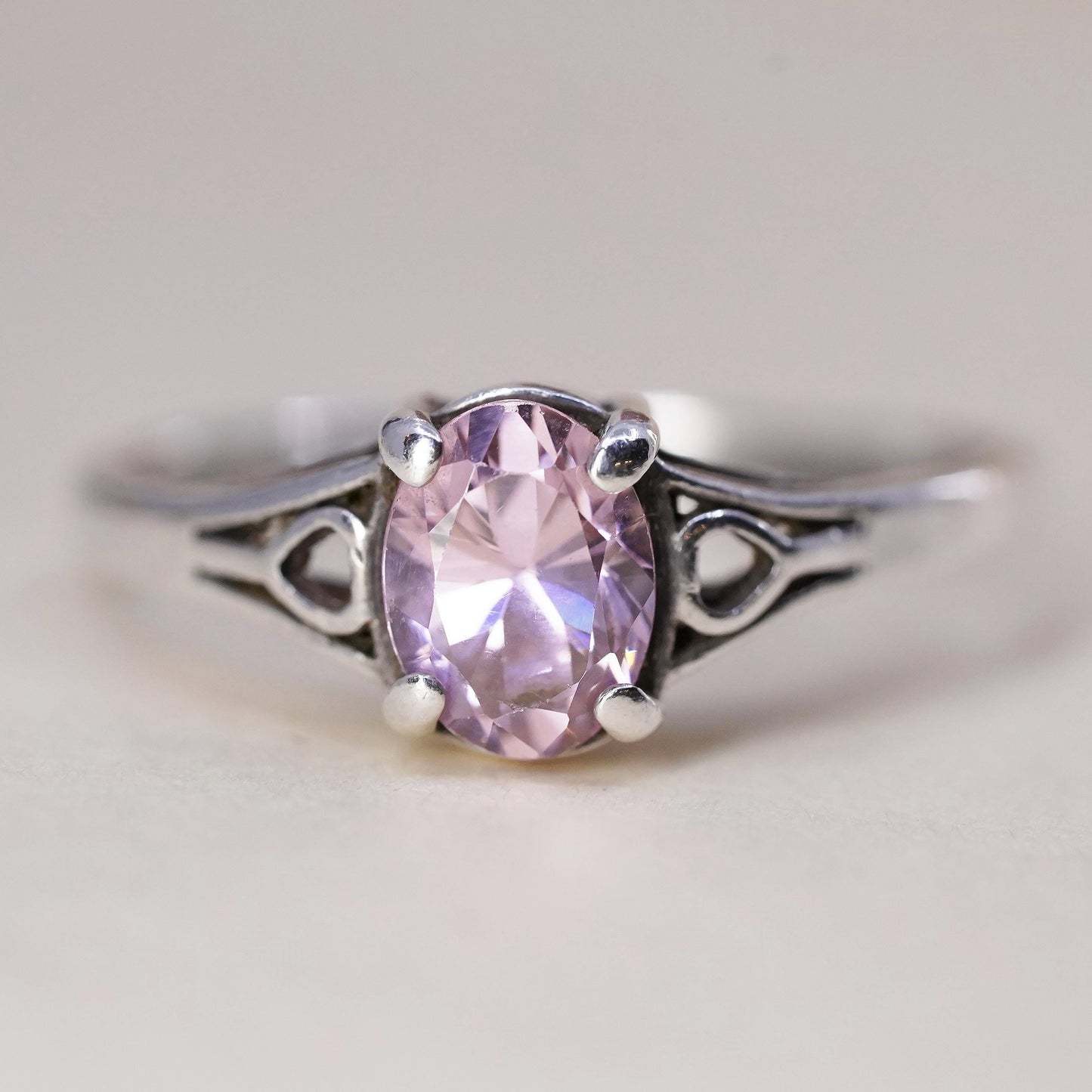Size 7.5, Vintage sterling 925 silver stackable ring with pink crystal