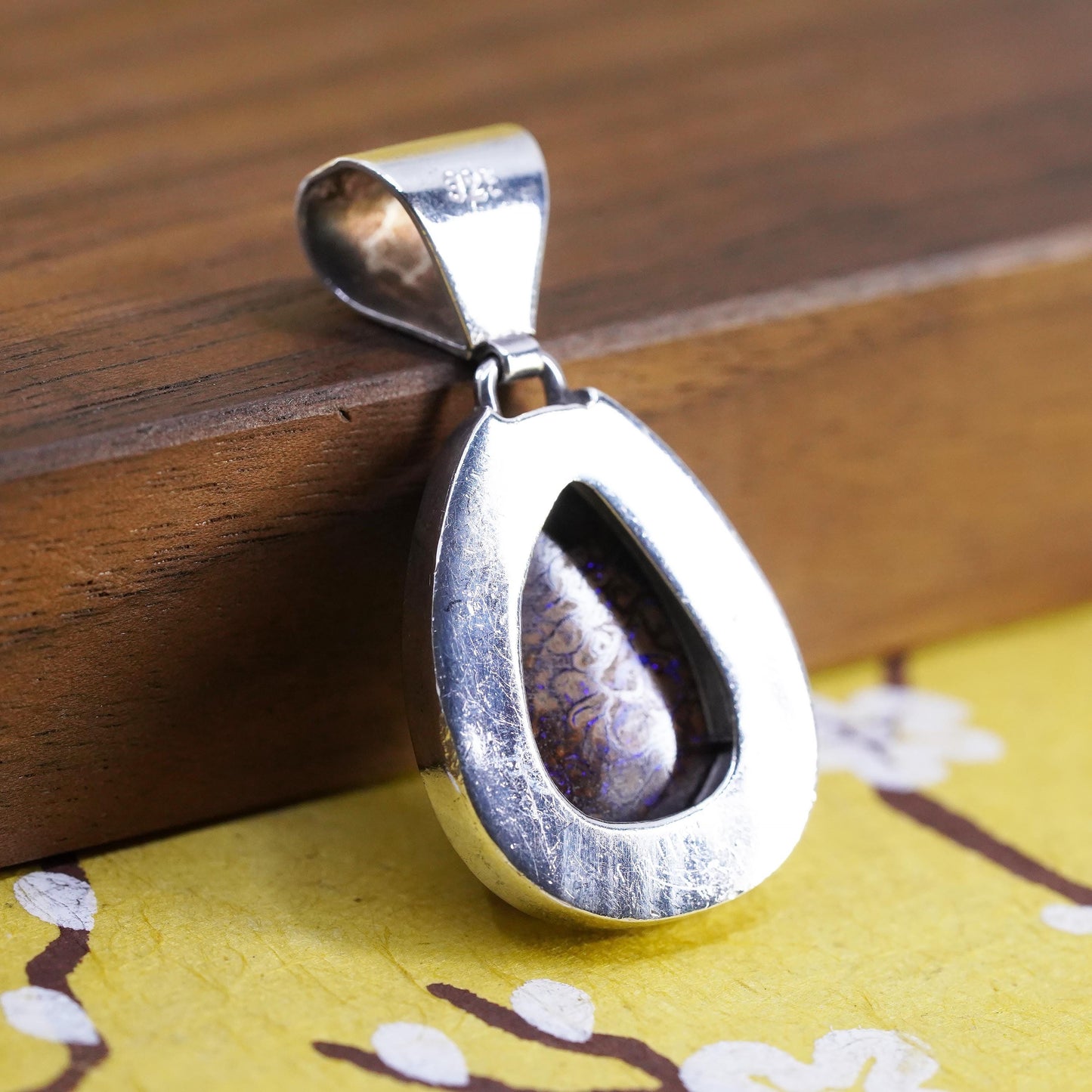 southwestern Native American Sterling 925 silver teardrop pendant opal, elegant