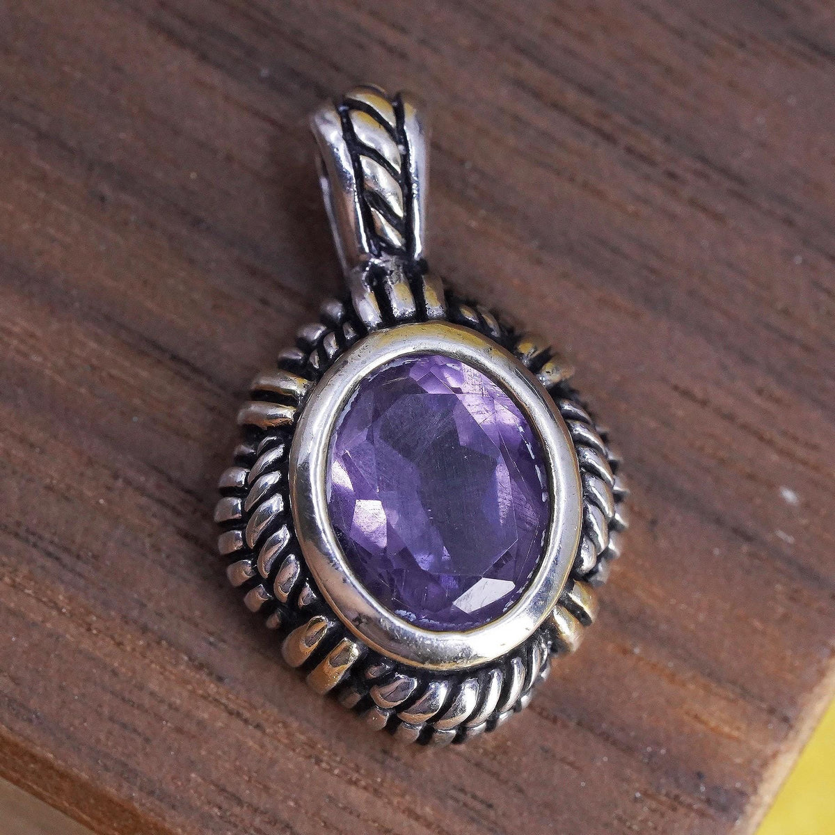 Vintage southwestern Sterling 925 silver cable textured pendant with amethyst