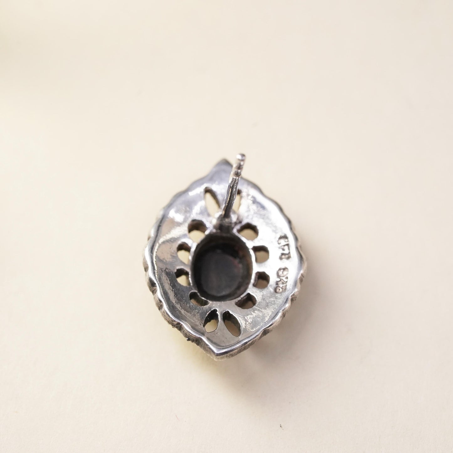 VTG Sterling 925 silver handmade stud with onyx and marcasite, single earring