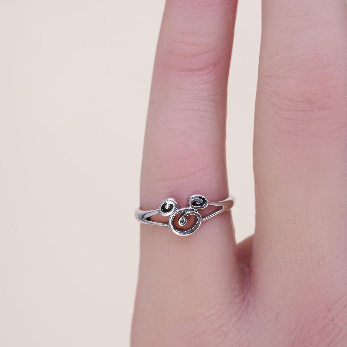Size 4, Disney Mickey Mouse sterling silver ring, wrap band