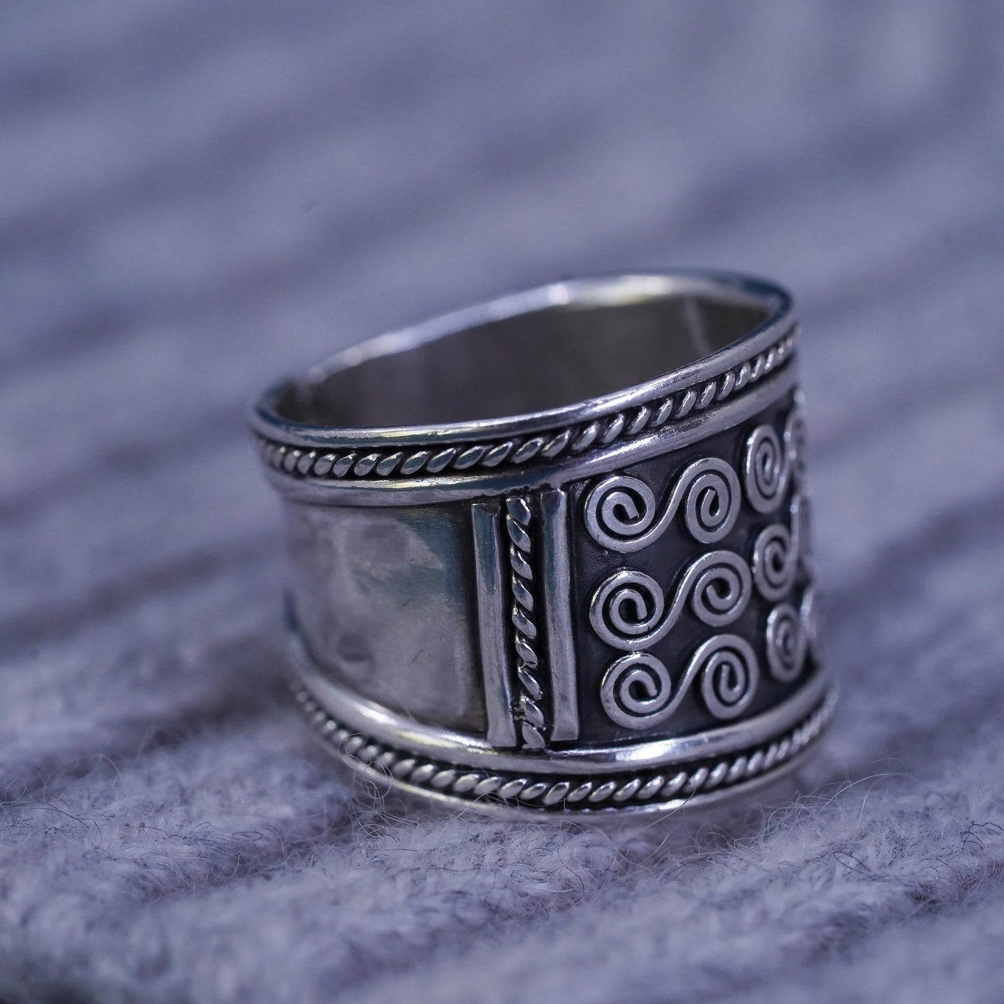 Size 5.5, vintage Sterling silver handmade ring, 925 wide swirly sprial band
