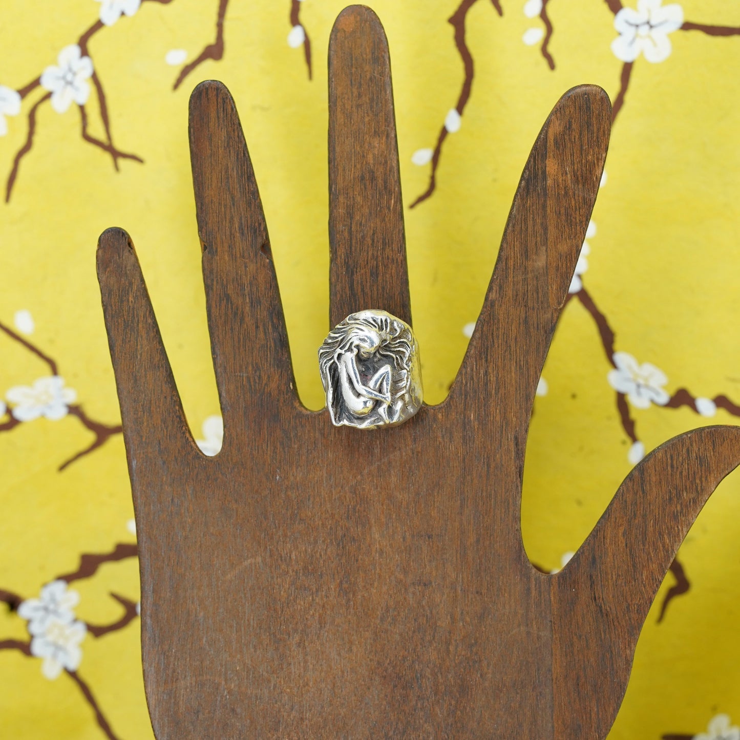 Size 7.5, vintage Sterling silver 925 handmade ring, carved sleeping girl band
