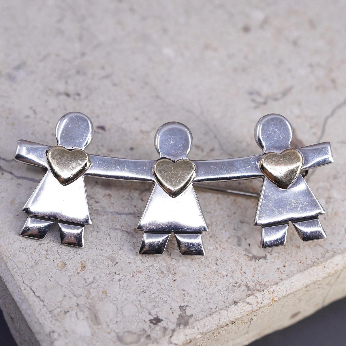 Naldo two tone sterling 925 silver brooch, three girls holding hands gold heart