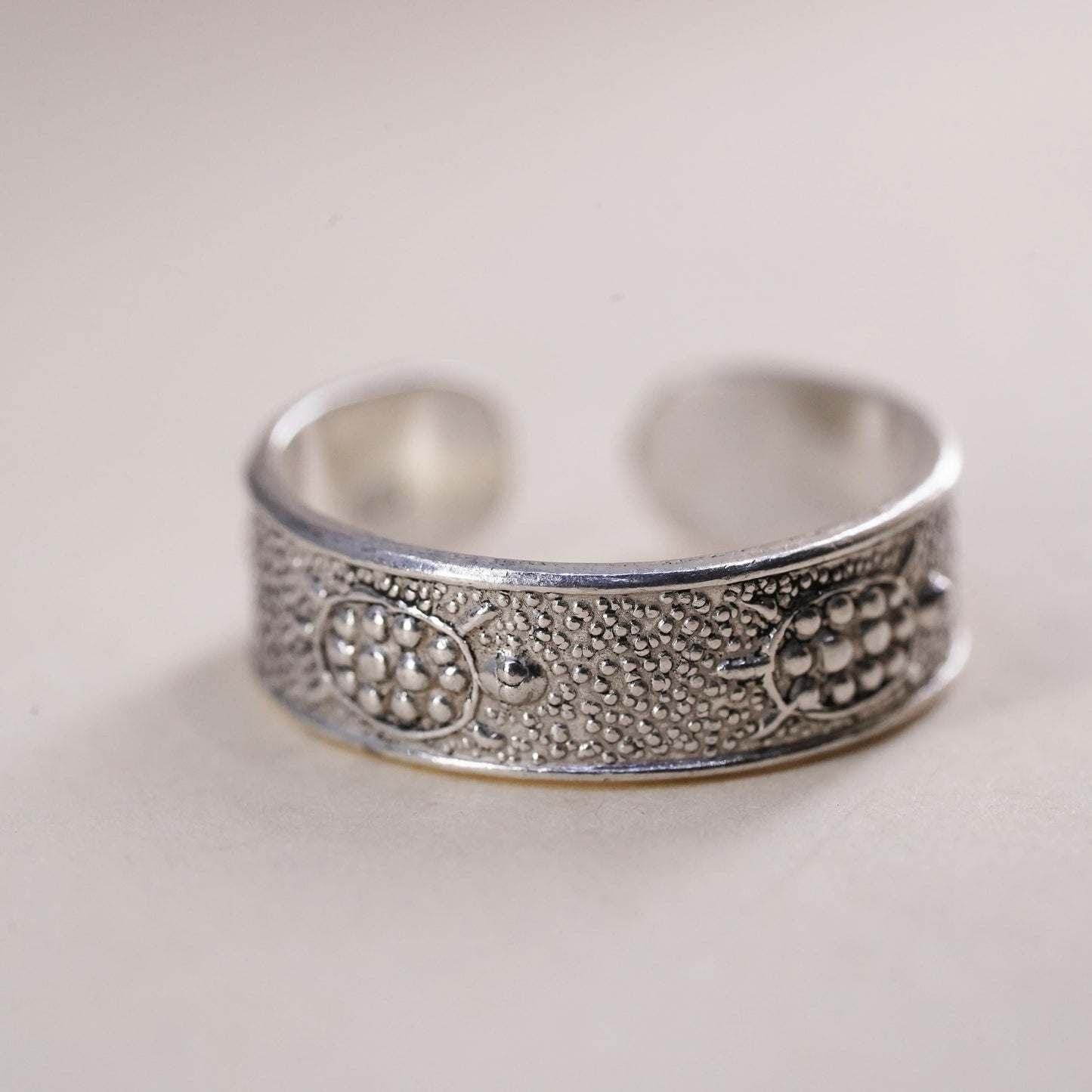 Size 2.75, vintage sterling silver handmade ring, 925 turtle open band