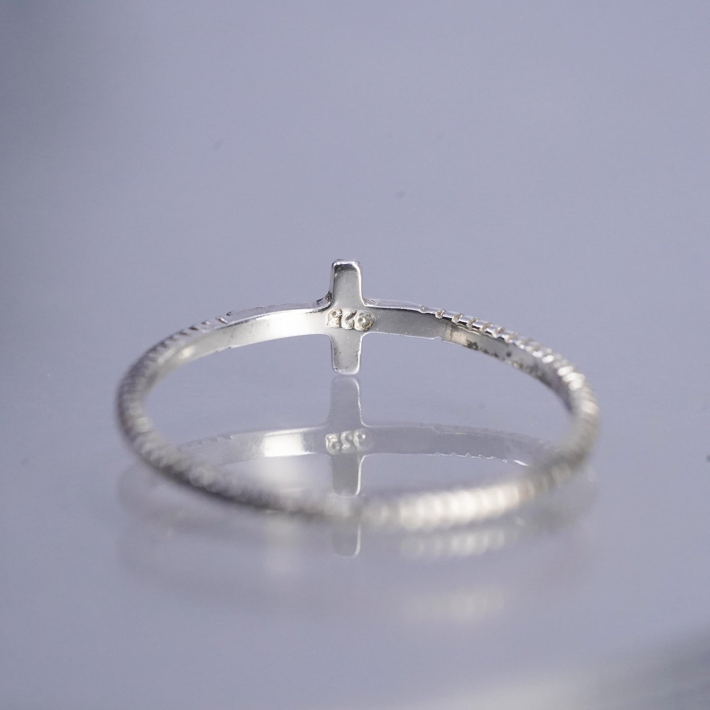 Size 9, vintage southwestern Sterling 925 silver cross ring, stackable band
