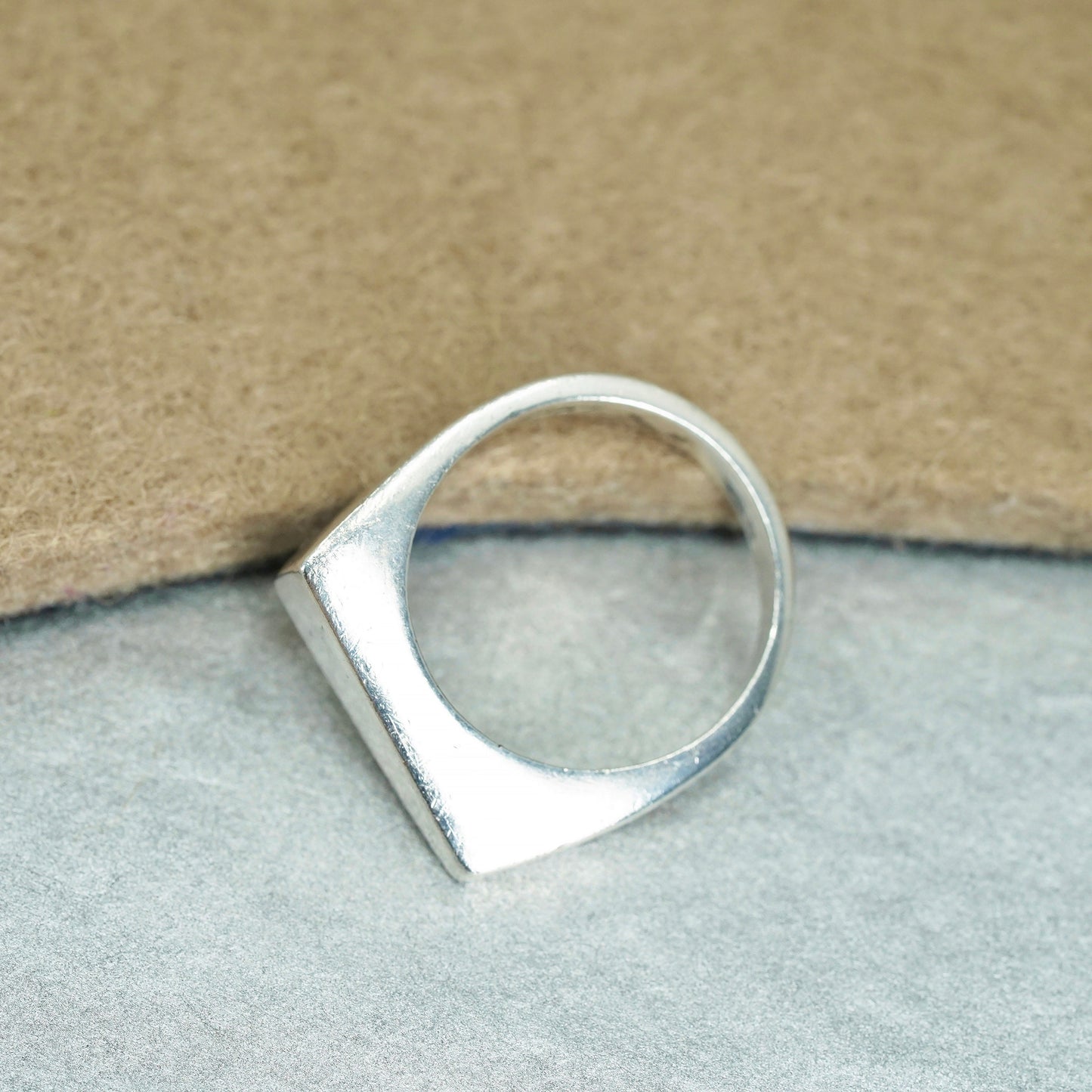 Size 7, vintage southwestern Mexican Sterling 925 silver ring, band