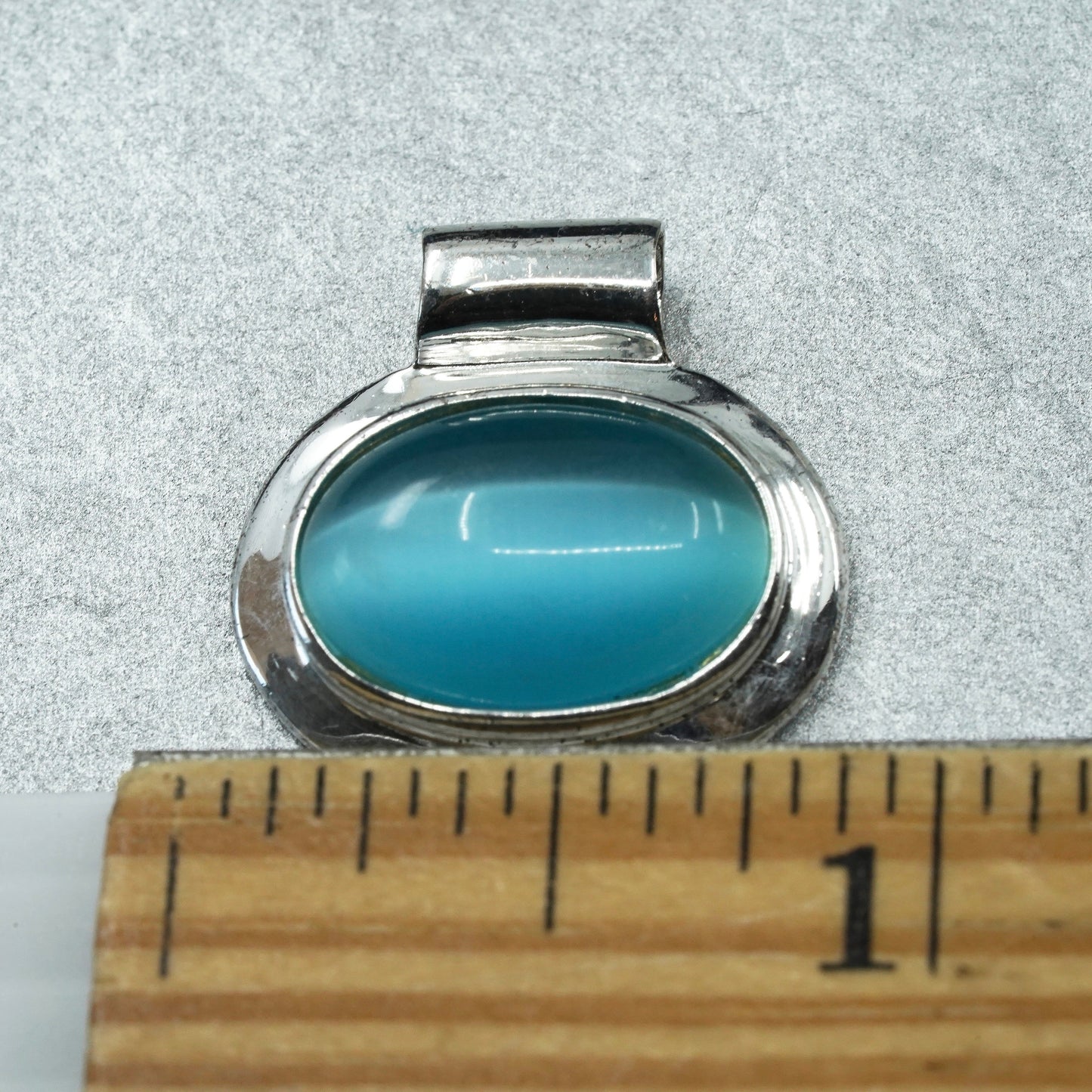 Vintage sterling 925 silver pendant with oval blue cat’s eye