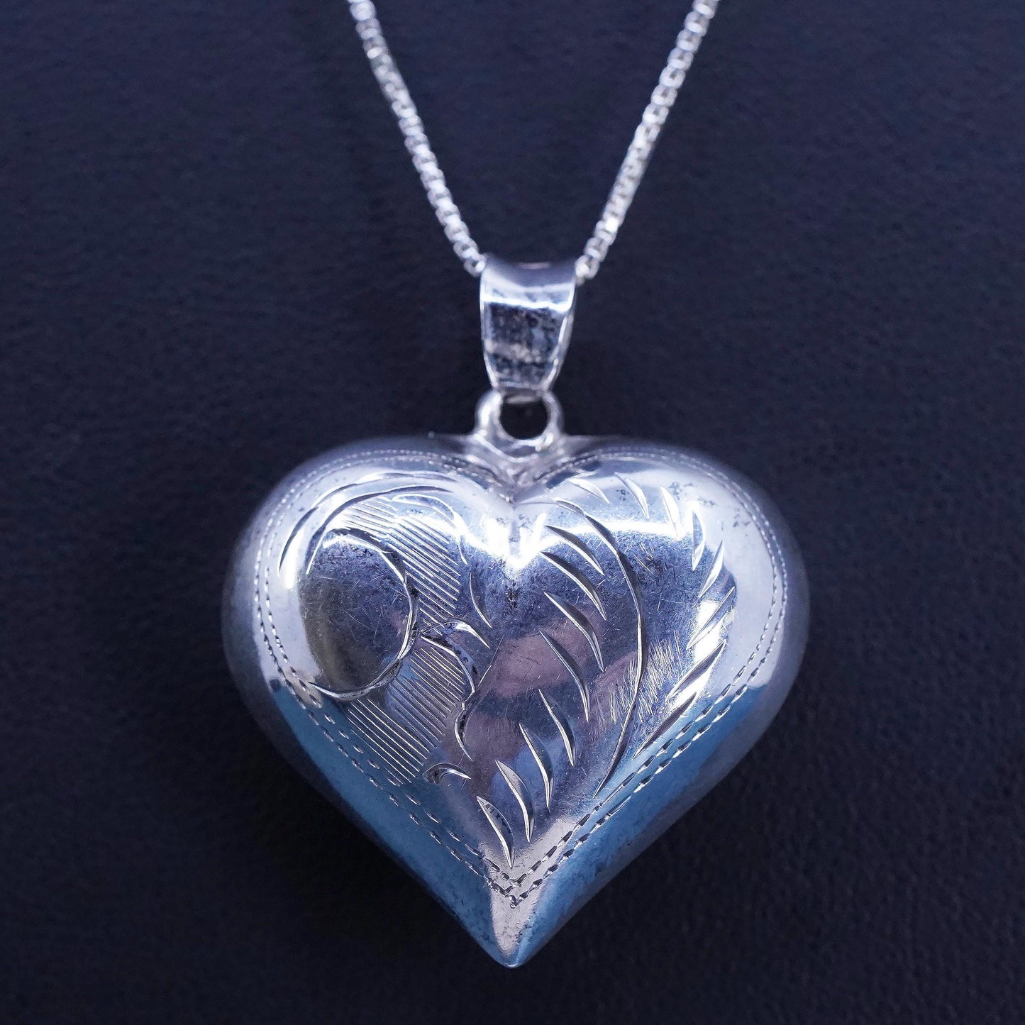 18”, VTG Sterling silver necklace, 925 box chain textured puffy heart pendant