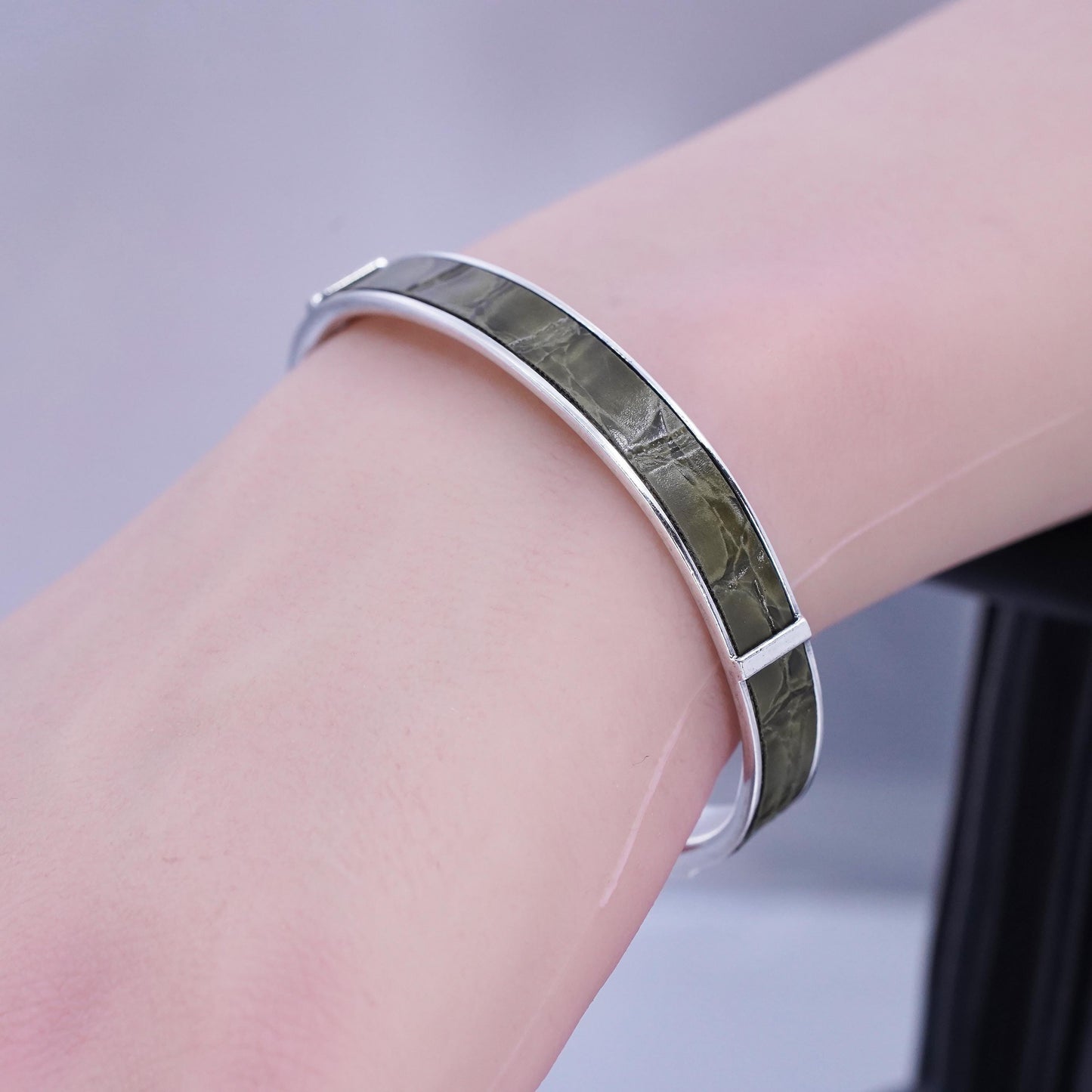 6.75”, Vintage Italian Sterling 925 silver bracelet, green leather inlay cuff