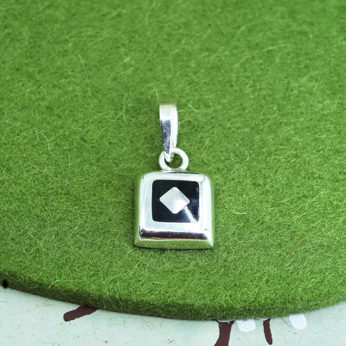 vintage Mexican handmade sterling 925 silver pendant with black onyx inlay
