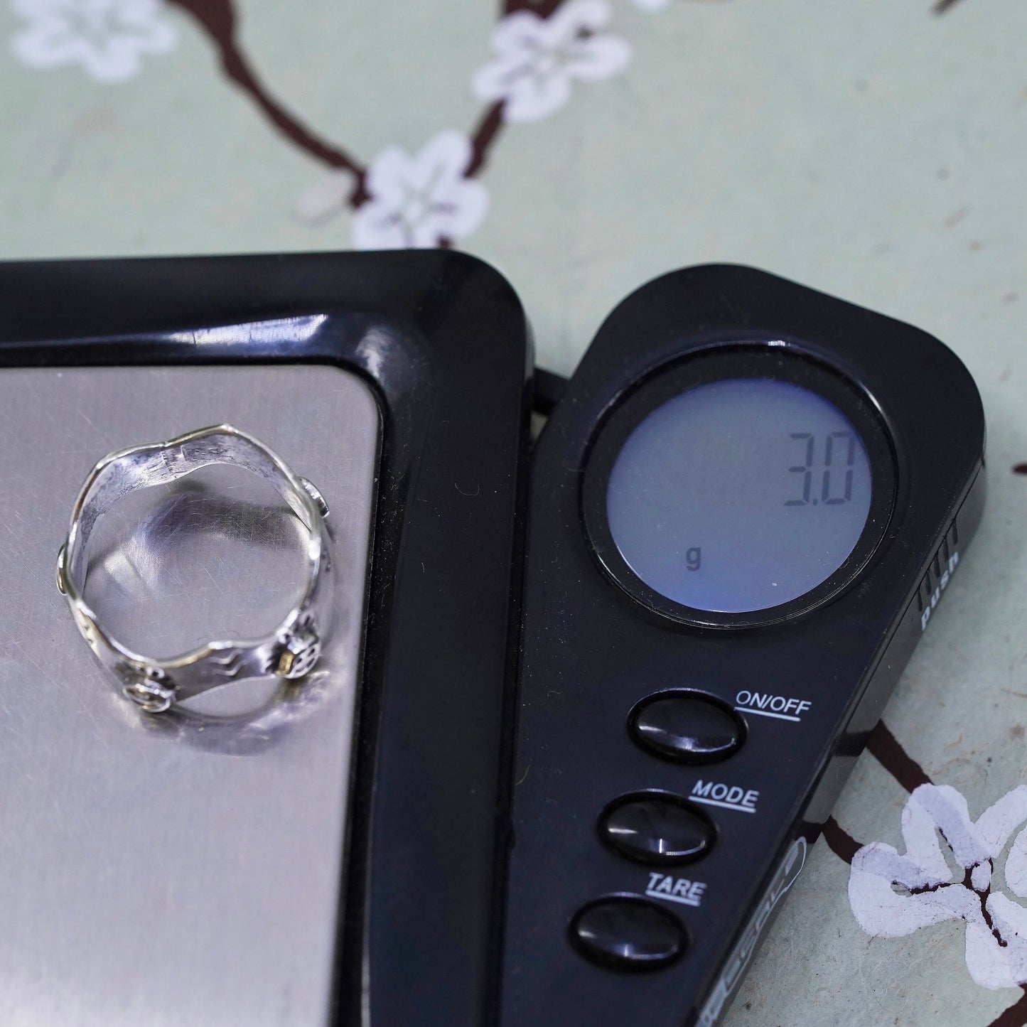 Size 6.75, veg sterling silver handmade ring, 925 wavy band with smiley face