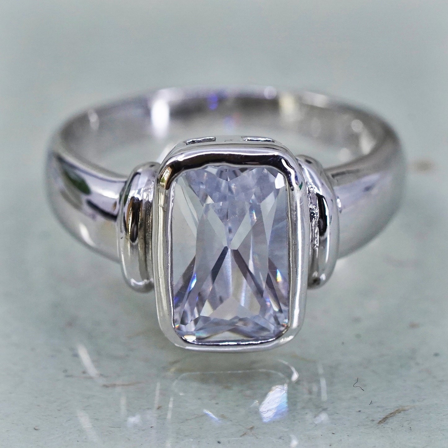 Size 6, Sterling 925 silver ring with rectangular cut CZ cluster