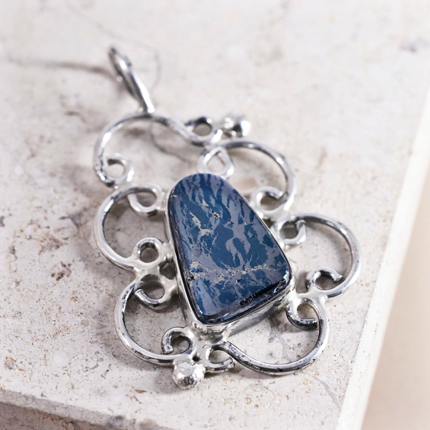 Vintage Sterling 925 silver handmade filigree pendant with hematite stone