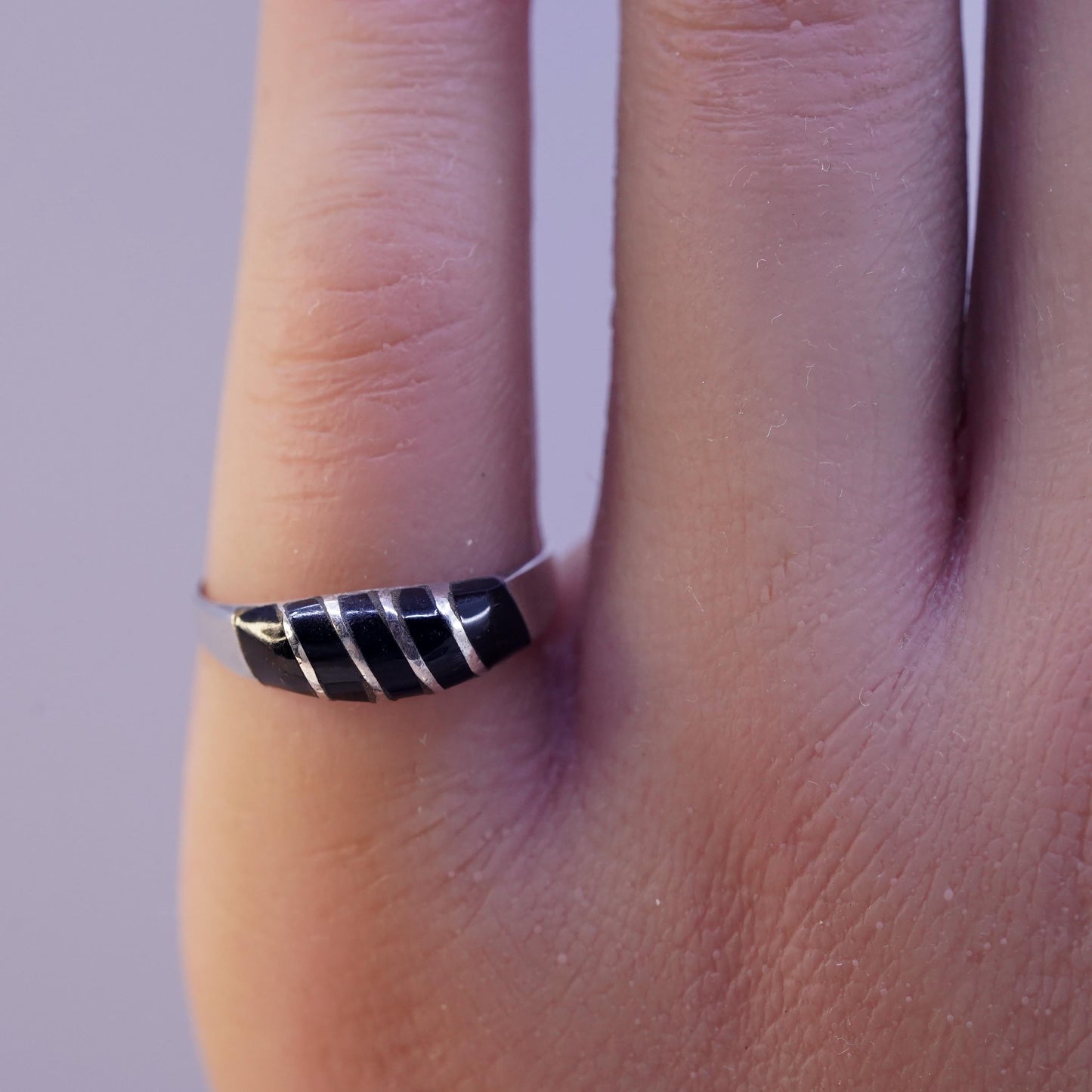 Size 7, vintage Mexican Sterling 925 silver handmade band ring with black onyx