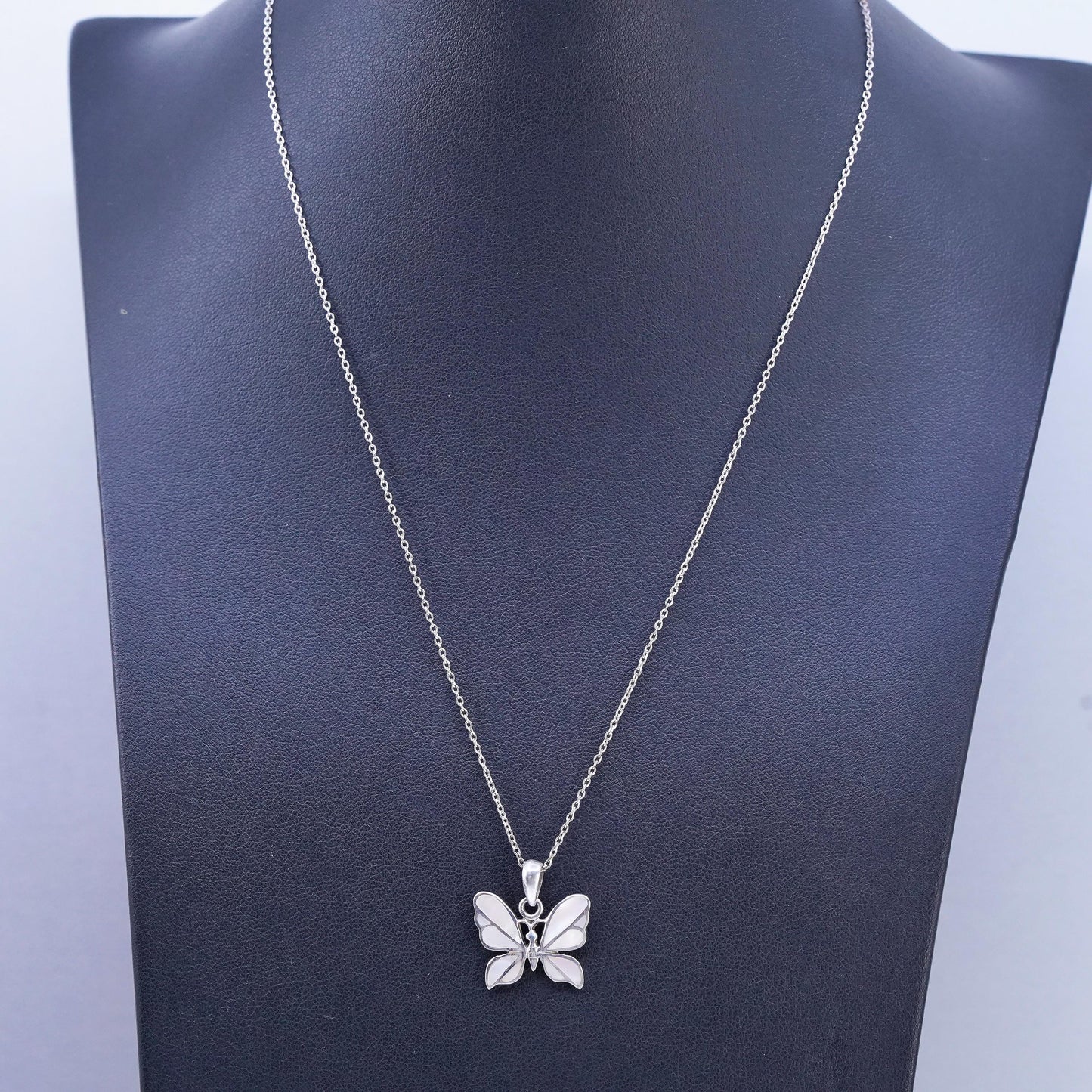 18", Sterling 925 silver circle necklace mother of pearl butterfly pendant