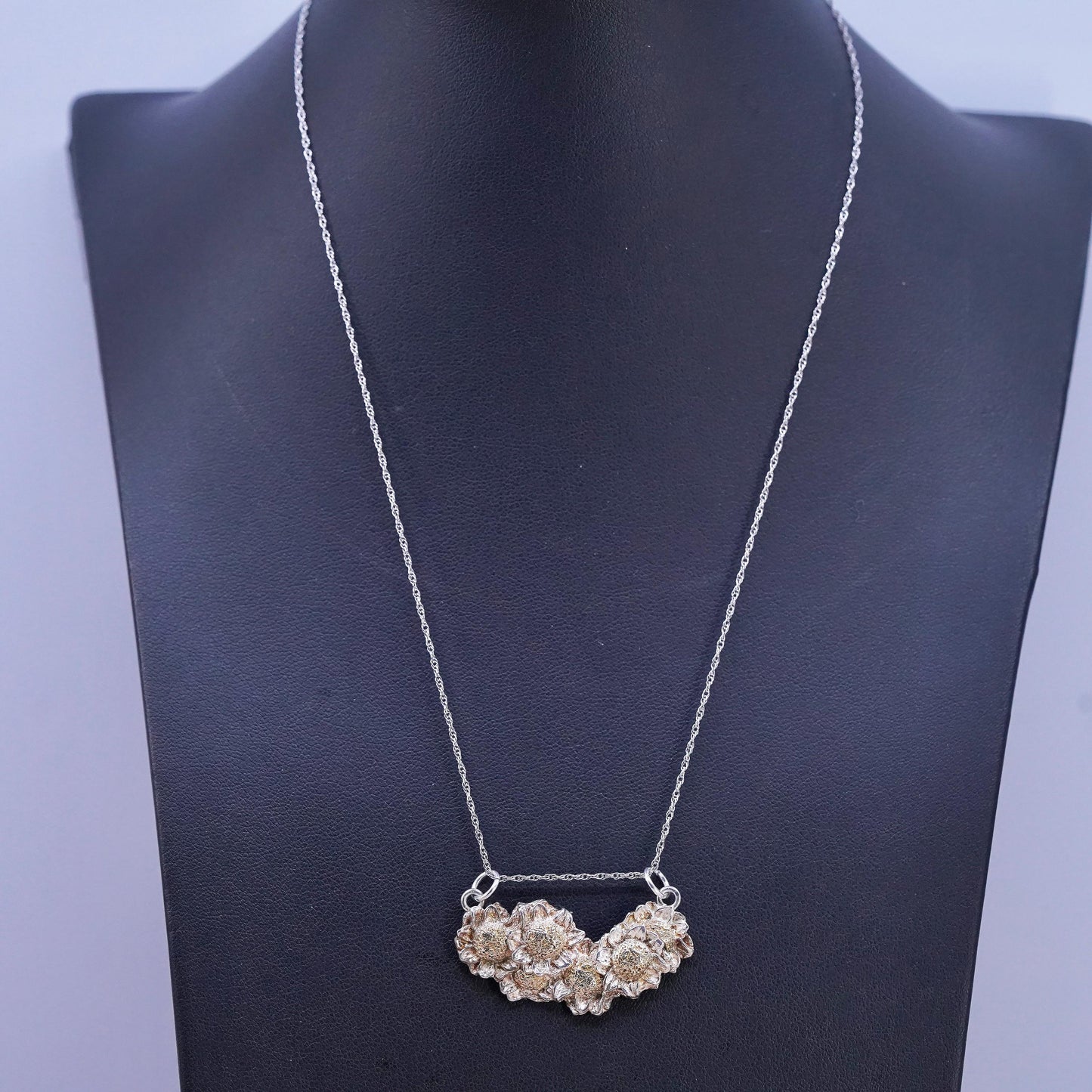 18", Sterling silver 925 Singapore rope chain necklace cluster flower pendant