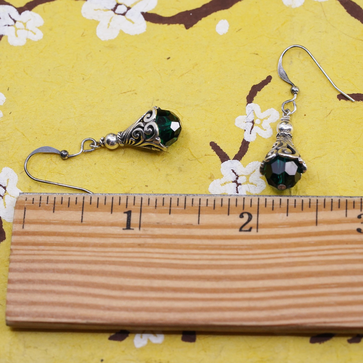 Vintage sterling 925 silver handmade filigree teardrop earrings green crystal