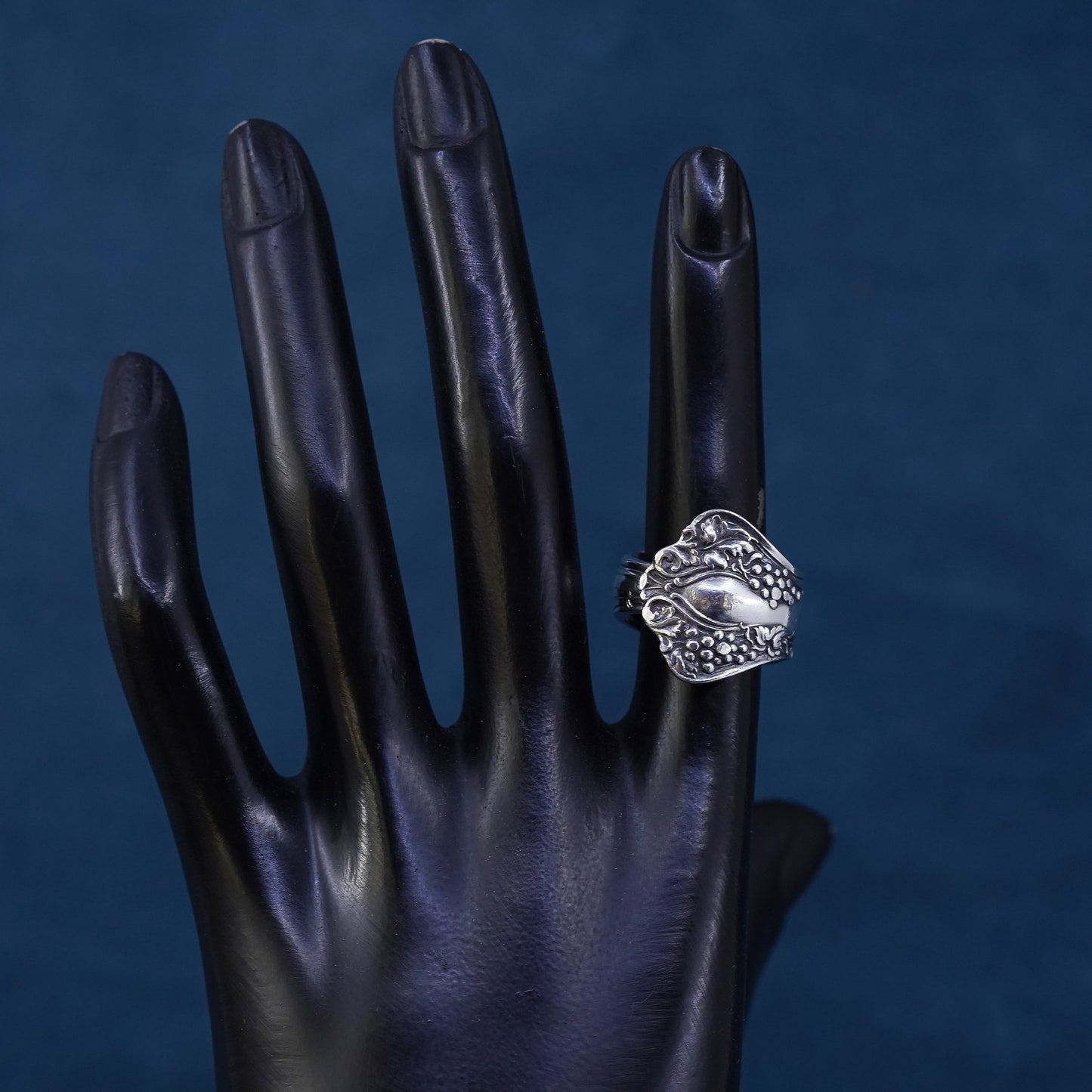 Size 4.5, vintage 1847 Roger’s Bros silver ring, 925 flower spoon wrap band