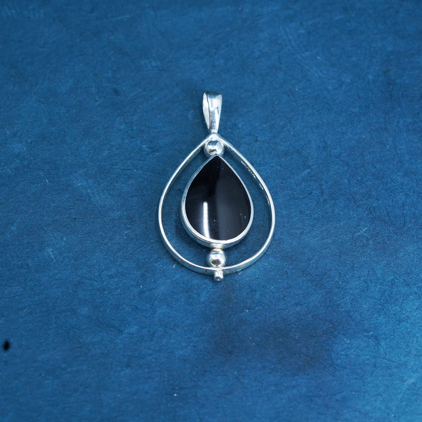Vintage Sterling 925 silver handmade teardrop pendant with onyx