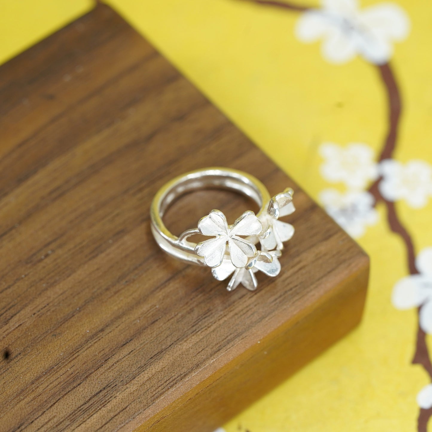 Size 5.5, vintage Sterling 925 silver cluster plumeria flower ring
