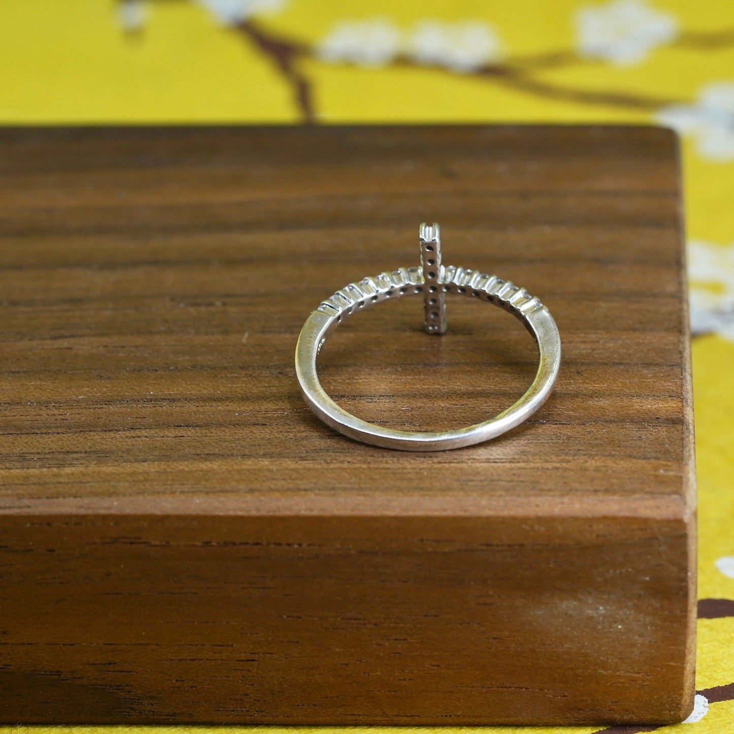 Size 8, vintage Sterling silver handmade ring, 925 cross band with cz